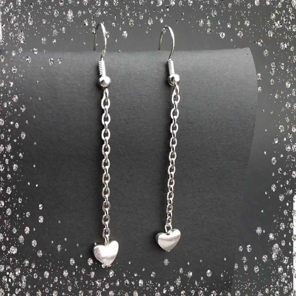 🔥SALE🔥Heart & Chain Silver Tone Earrings🔥 NWT
